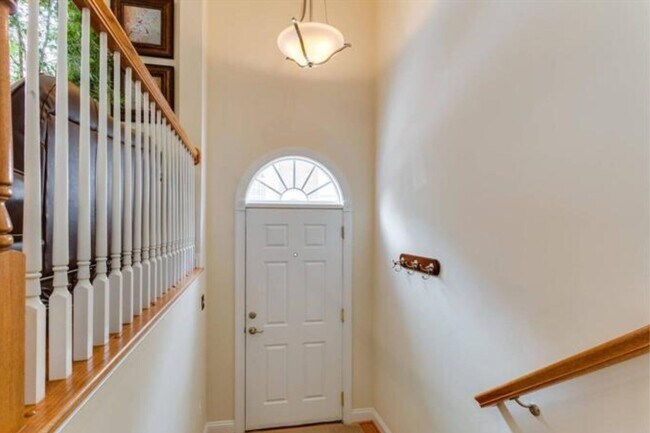 Building Photo - 2149 Red Vine Dr