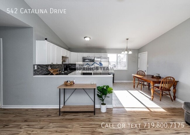 Building Photo - 542 Catalina Dr