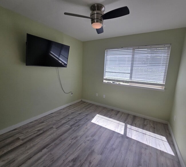 Building Photo - Unfurnished 3/2 Kamalani Condo