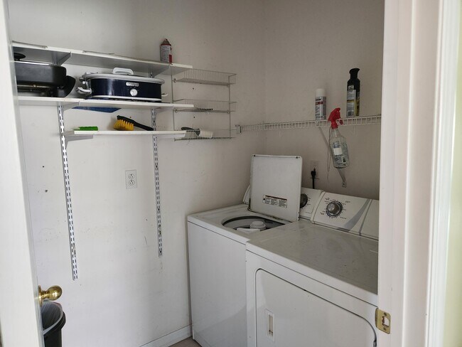 Building Photo - 380 3rd St