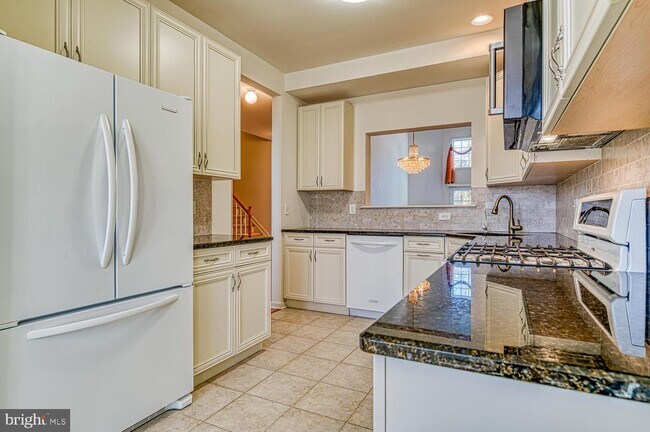 Building Photo - 1802 Schindler Dr