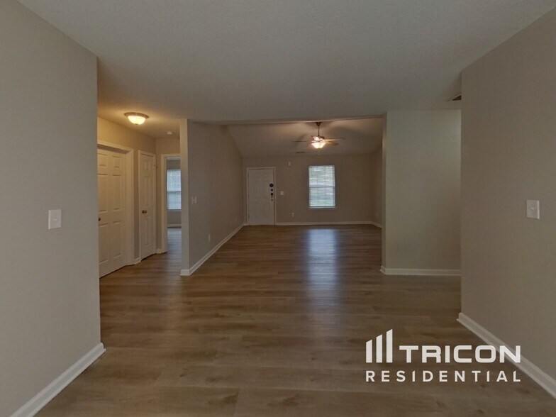 Building Photo - 6 Alderwood Ct