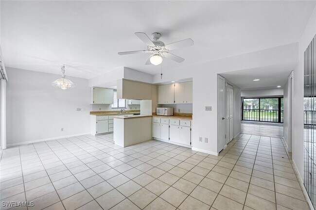 Building Photo - 537 Lake Louise Cir