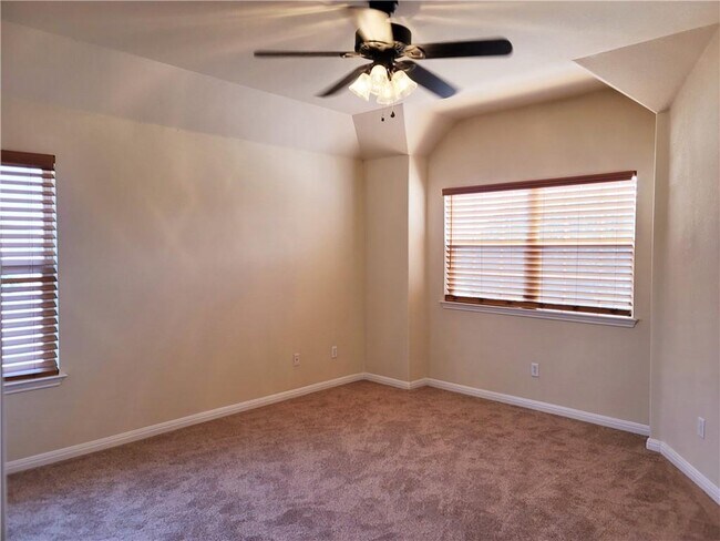 Building Photo - 2103 Ariella Dr