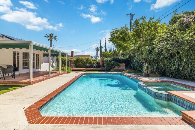 Building Photo - 23020 Haynes St