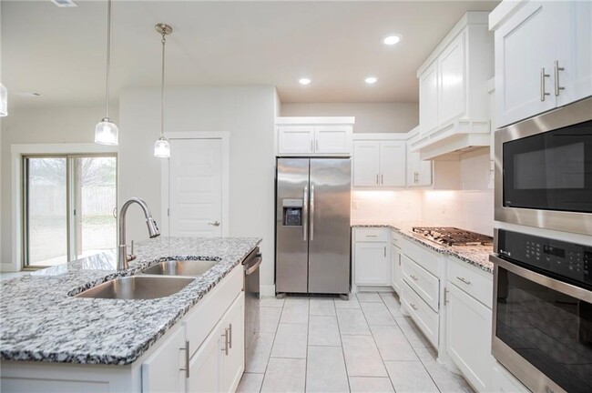 Building Photo - 437 Ramsey St