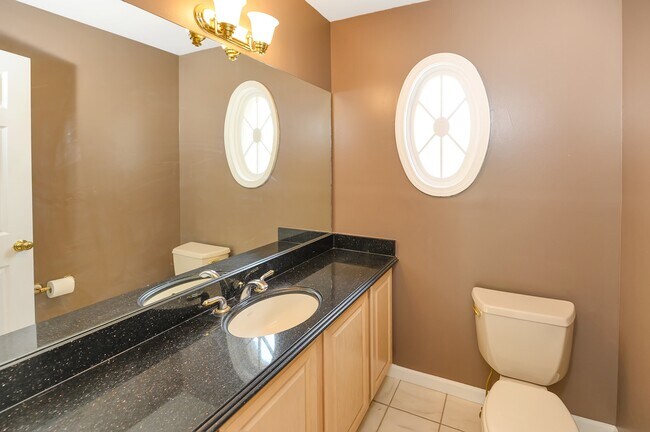 Building Photo - 4866 Riverchase Dr