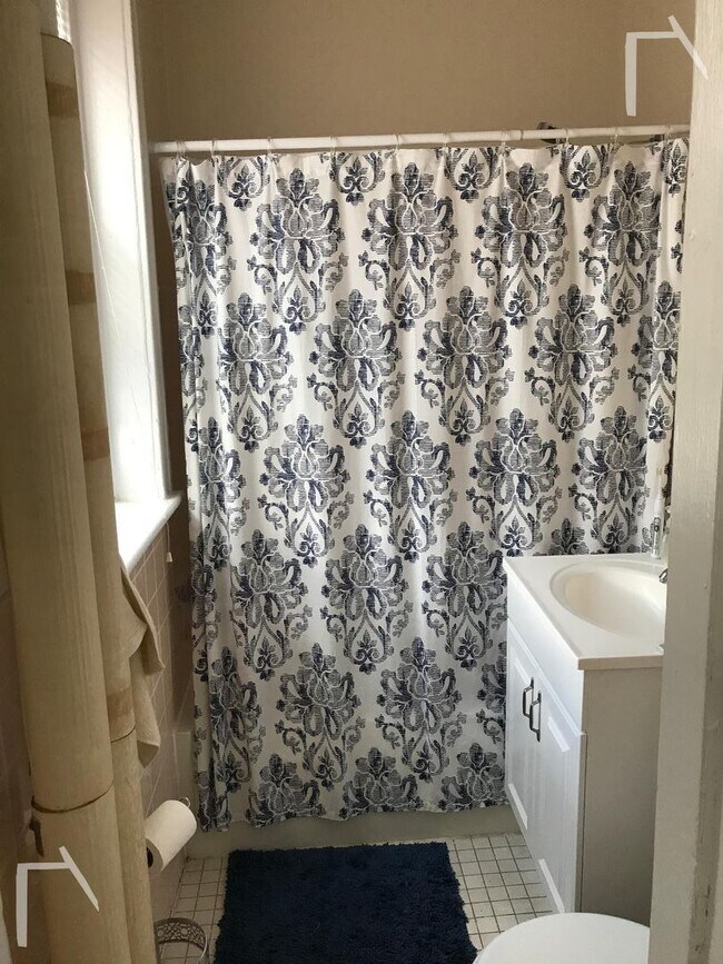 Building Photo - 9/1 No Fee! Charming 2BR condo located near Allston/Brookline border