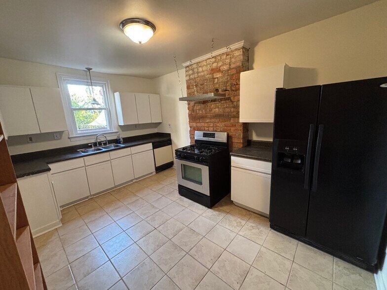 Building Photo - 1509 Floyd Ave