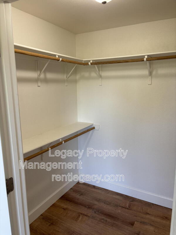 Building Photo - 1501 Secret Ravine Pkwy