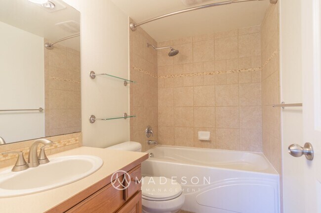 Building Photo - Modern Ballard Townhome | 2 Primary Suites + Office | Garage | Walk to Market ST!