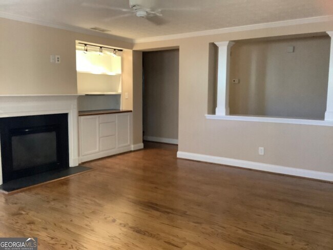 Building Photo - 120 Cedar Bay Cir