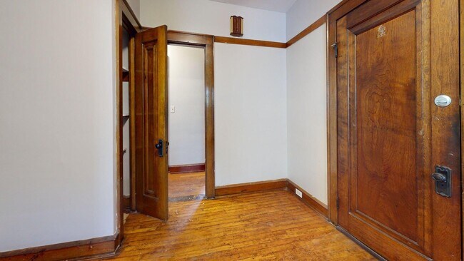 Building Photo - 4003 Behrwald Ave
