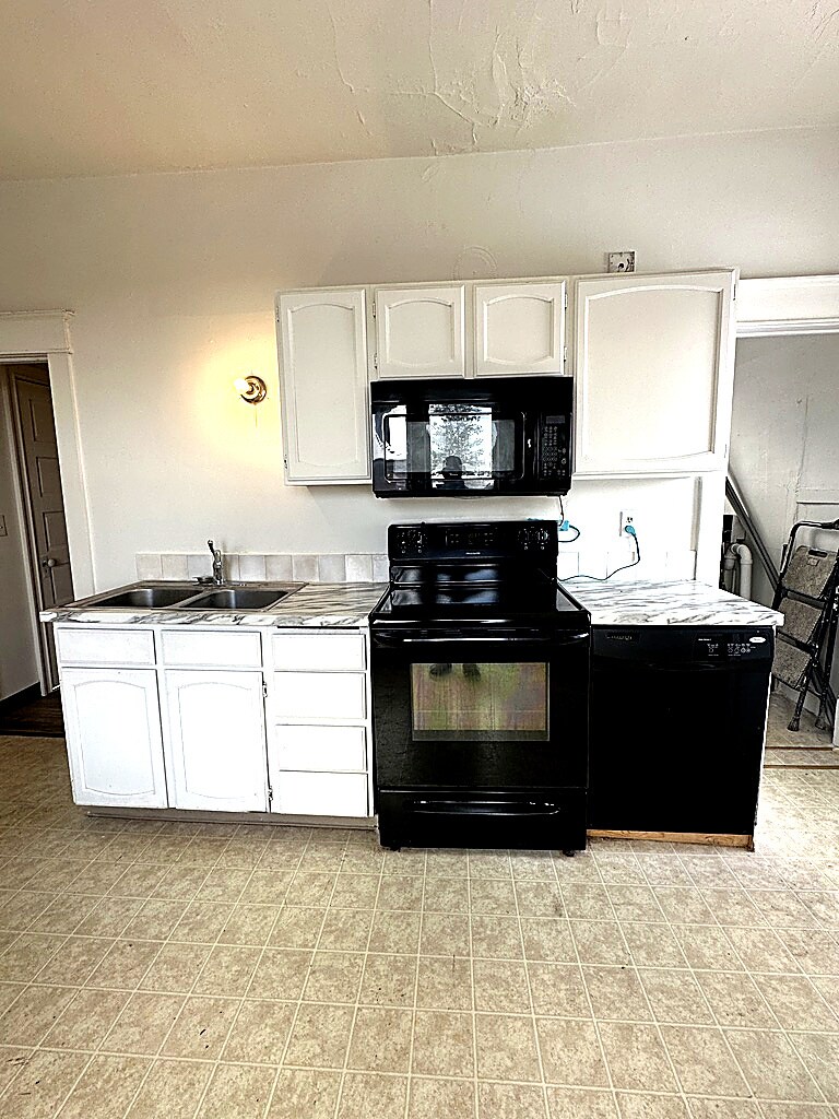 Building Photo - 2013 E 1st Ave