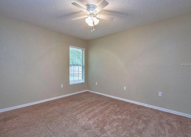 Building Photo - Charming 3/2 with large fenced yard!