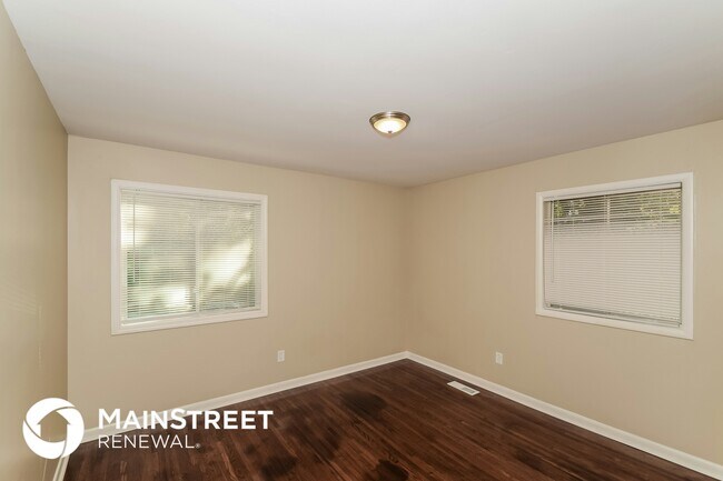 Building Photo - 1128 Lay Dr