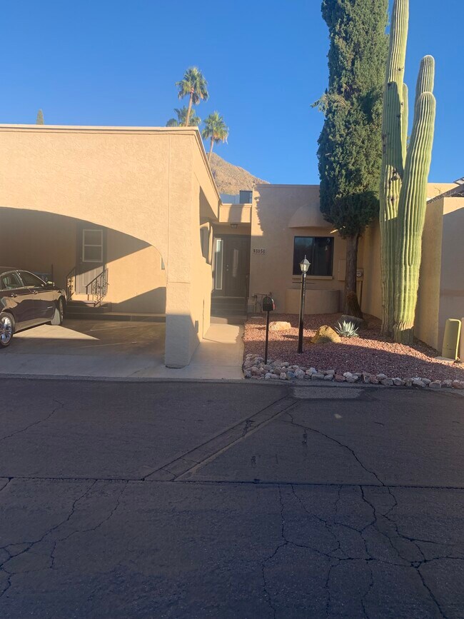 Building Photo - 8658 N Avenida Amatista