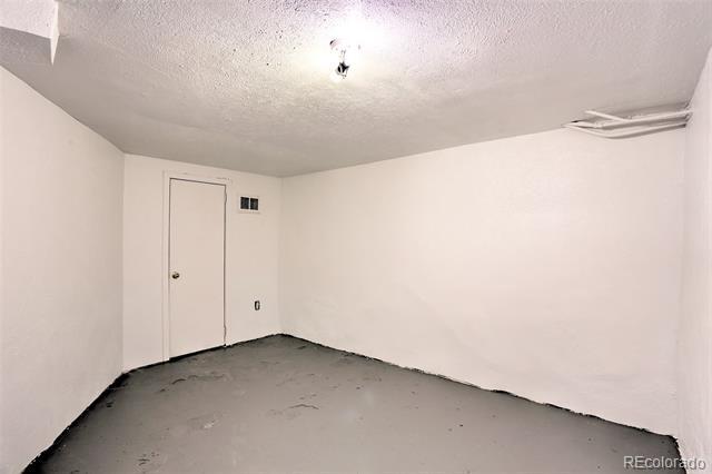 Building Photo - 2445 Julian St
