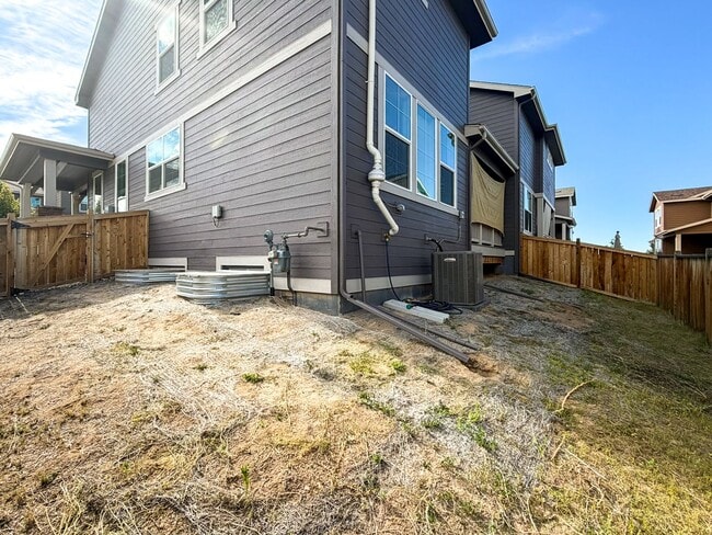 Building Photo - Luxurious CORNER LOT - 3bd 2.5 paired home in Dove Village!