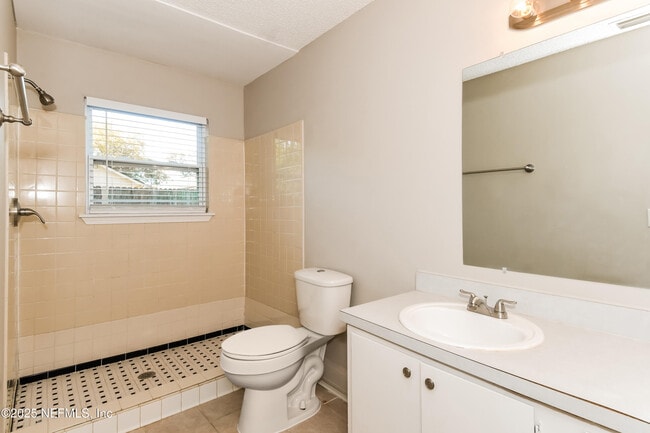 Building Photo - 2217 Destine Ln