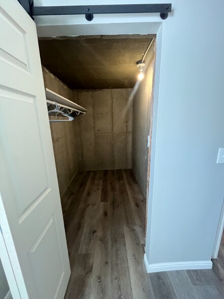 Building Photo - 6624 S Bouchelle Cv