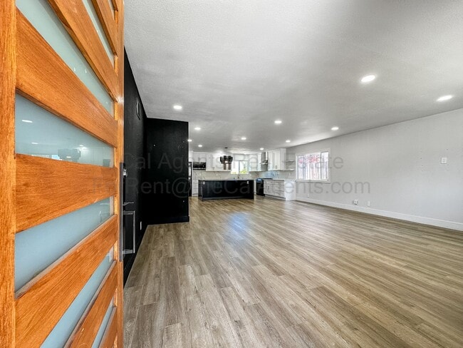 Building Photo - 16624 Selby Dr