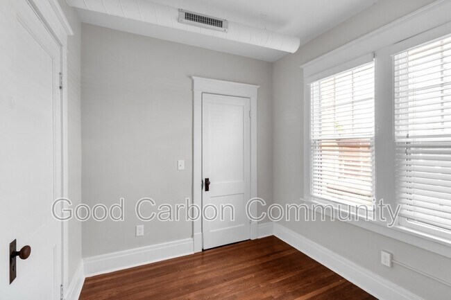 Building Photo - 1378 Hertel Ave