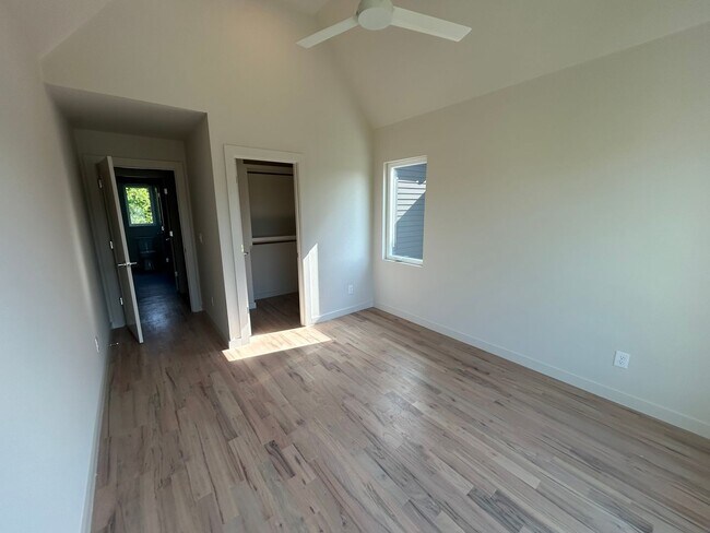 Building Photo - Amazing New Construction in North Nashville!
