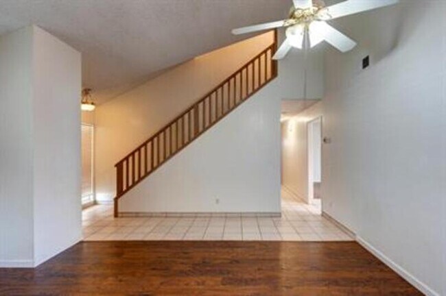 Building Photo - 2768 Saratoga Ave