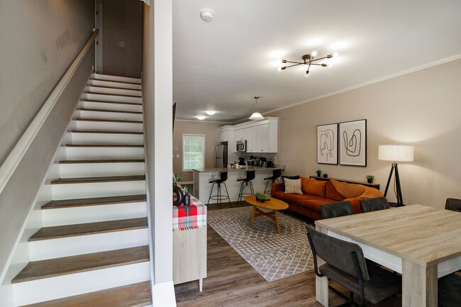 Building Photo - PRE LEASING!! AVAILABLE AUGUST 15TH 2025!!...