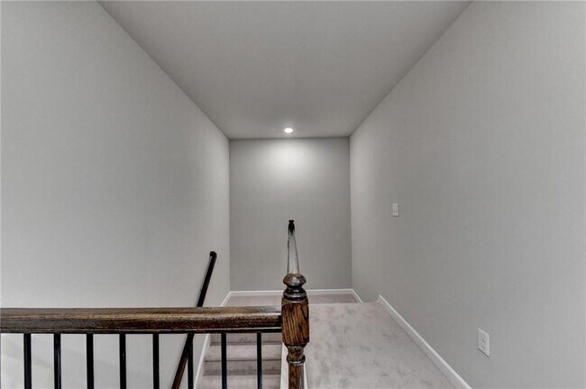 Building Photo - 461 Paxton LN