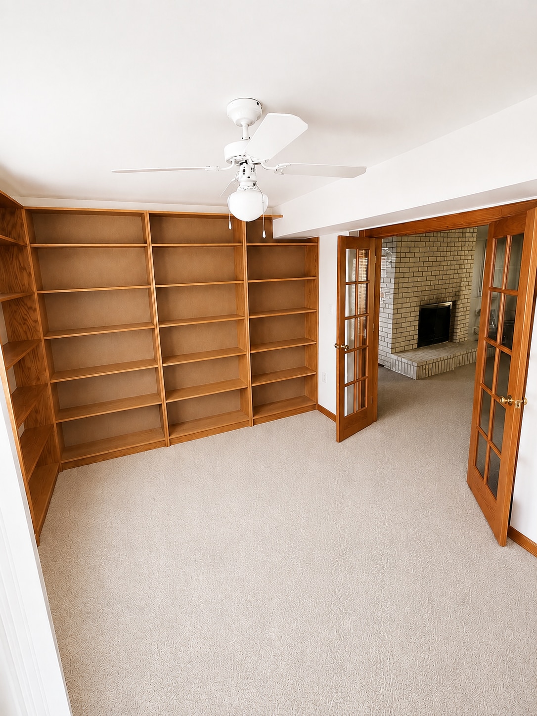 2nd room in basemen (unfurnished) - 212 Dauntly St