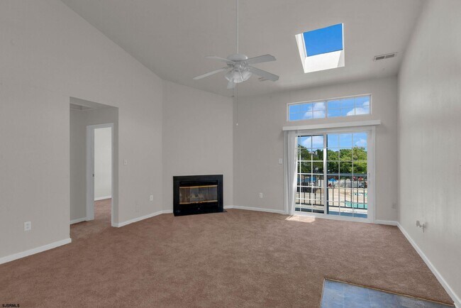 Building Photo - 303 Heather Croft