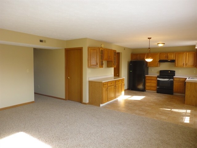 Building Photo - 610 Canary Creek Dr