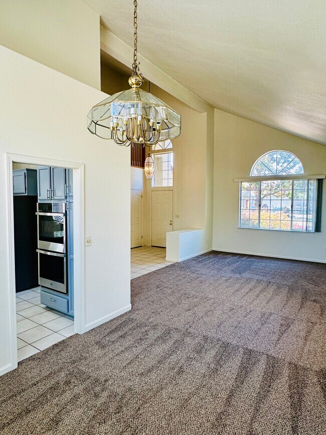 Building Photo - 5805 Devon Dr