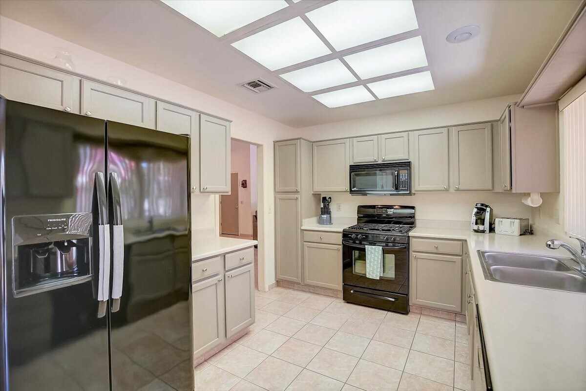 Building Photo - 3013 Sungold Dr
