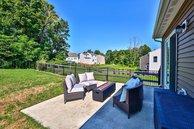 Building Photo - 2321 Slaney Ln