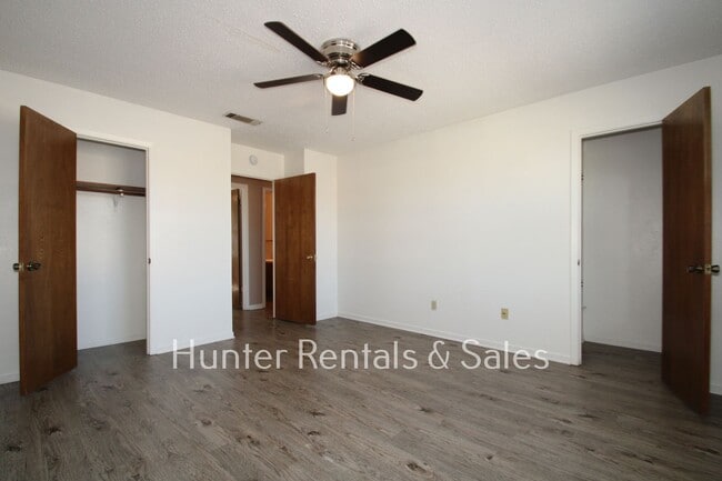 Building Photo - Cozy Two-Story Town Home