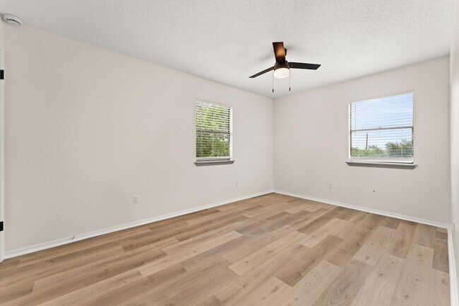 Building Photo - 15205 Cavalier Canyon Dr