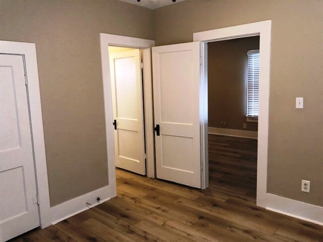 Building Photo - 3022 School St