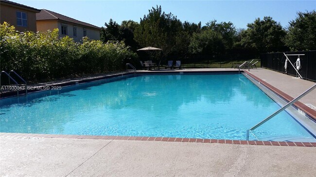 Building Photo - 2271 NE 42nd Cir