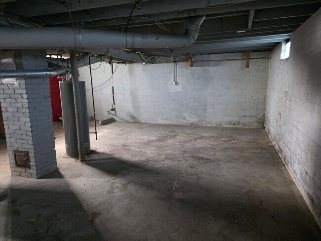 Building Photo - 3-Bedroom, 1-Bathroom Home with Basement – $1,195/Month - Accepting Section 8