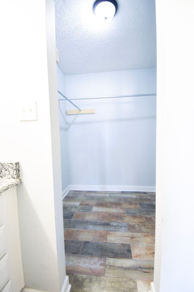 Building Photo - Coming Soon: 3 Bedroom, 2 Bathroom Home (NO PETS)