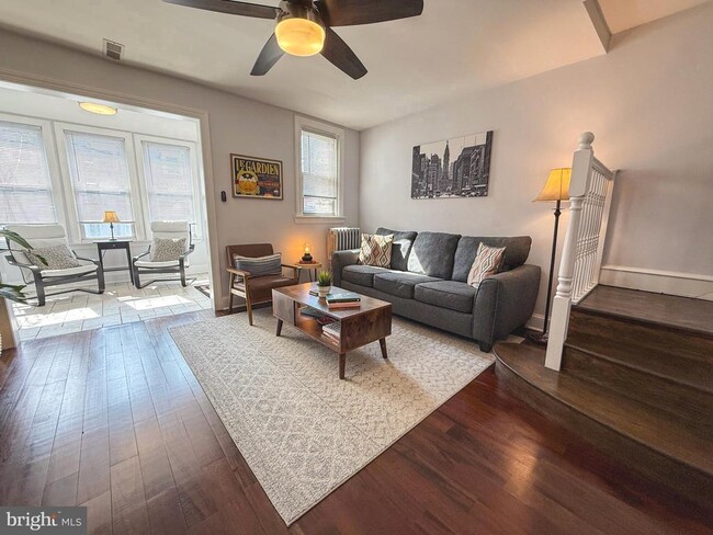 Building Photo - 322 Leverington Ave