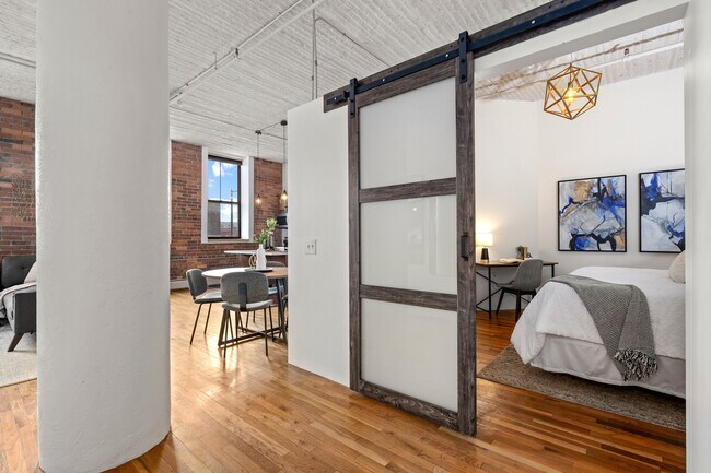 Building Photo - 2261 Blake St