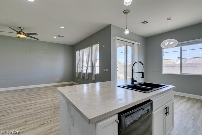 Building Photo - 6538 Grand Concourse St