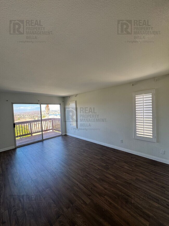 Building Photo - 23 Bella Donaci