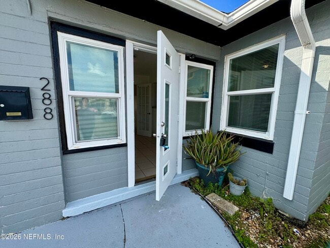 Building Photo - 288 Boylston Ave