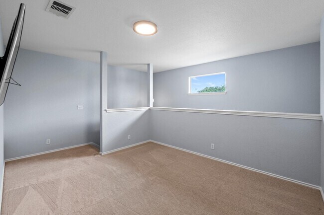 Building Photo - 6003 Wideleaf Dr