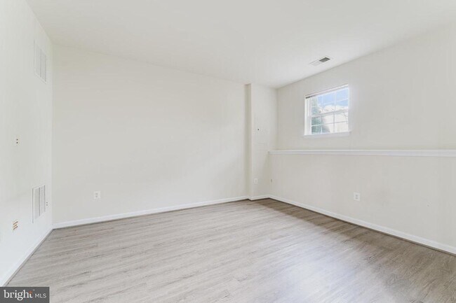 Building Photo - 4577 Derring Ln